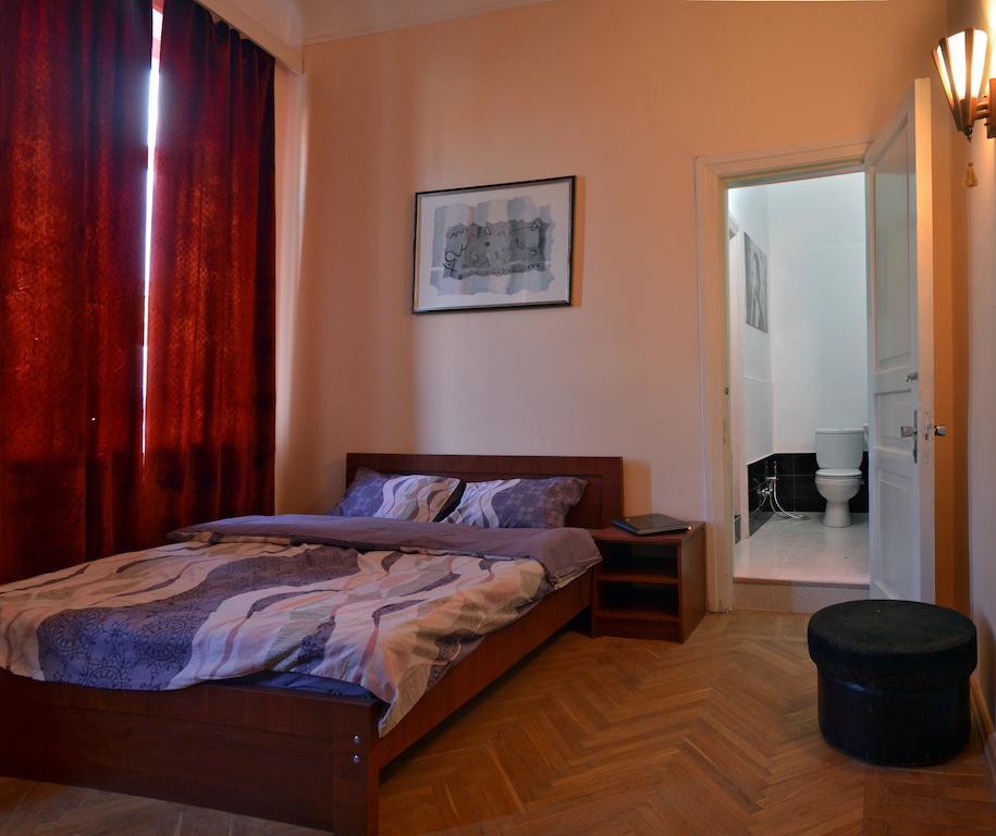 Griboedov Hostel & Suites Tbilisi Room photo