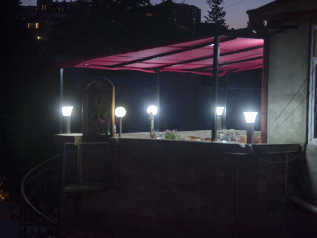Griboedov Hostel & Suites Tbilisi Exterior photo