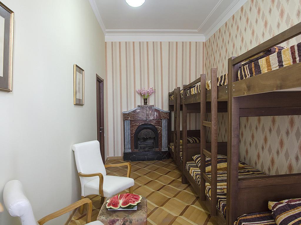 Griboedov Hostel & Suites Tbilisi Exterior photo