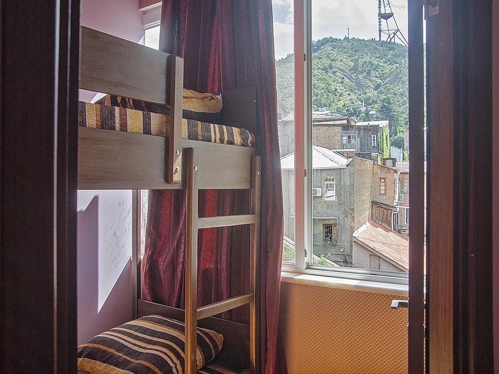 Griboedov Hostel & Suites Tbilisi Exterior photo